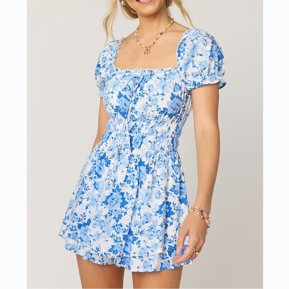 NWT Francesca's Cassidy Puff Sleeve Romper - Picture 1 of 5